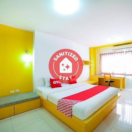 Oyo 460 Int Place Бангкок Экстерьер фото