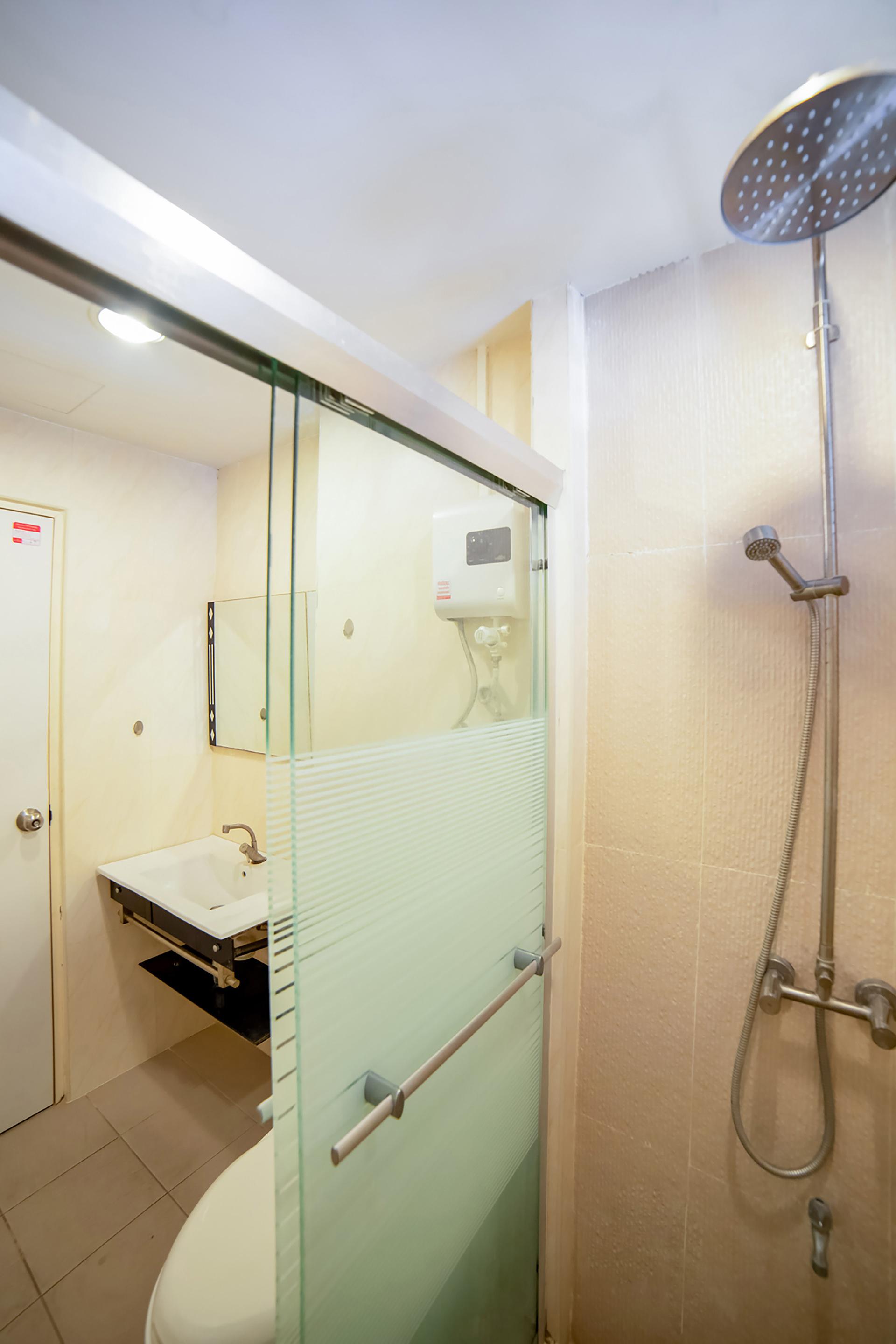 Oyo 460 Int Place Бангкок Экстерьер фото