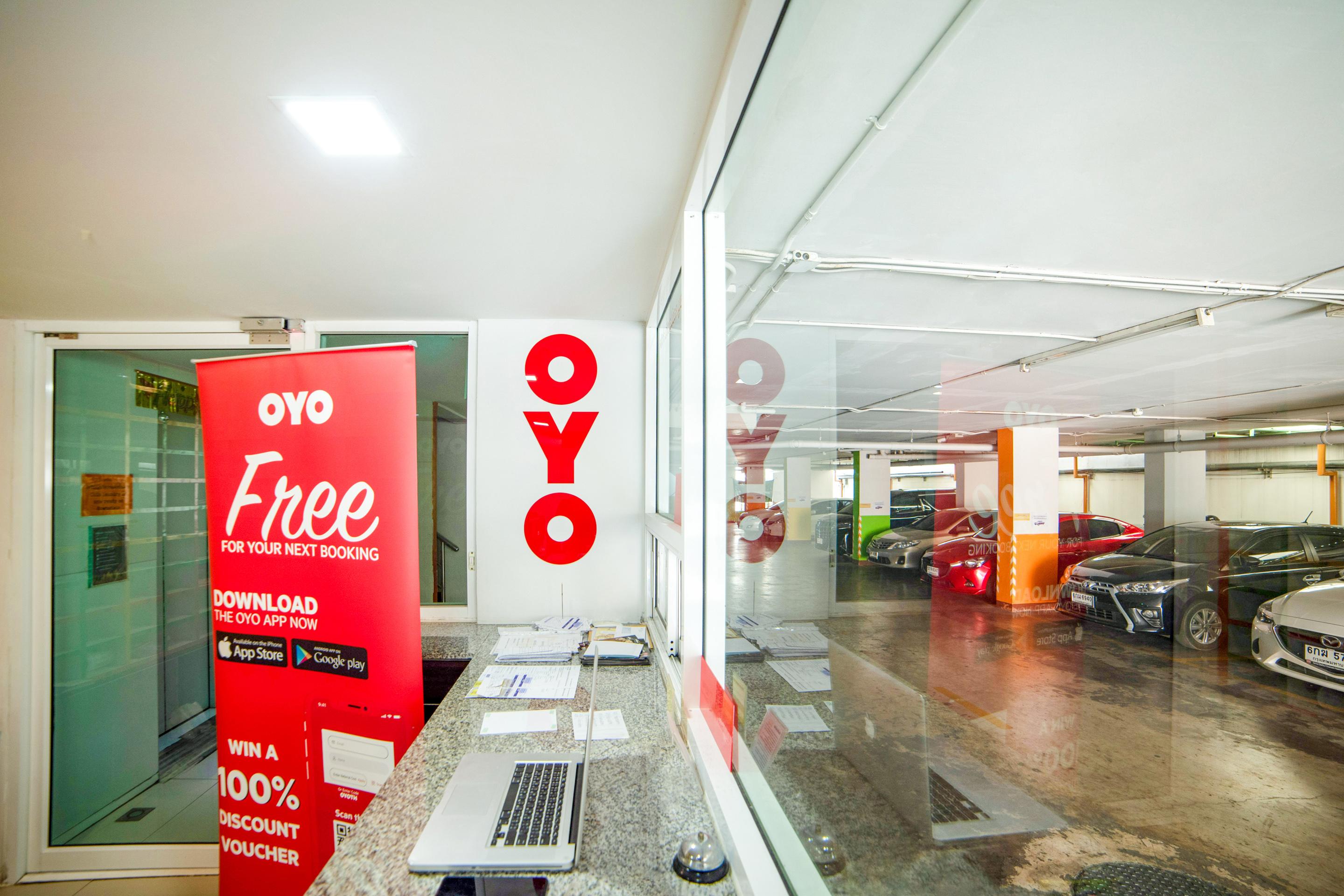Oyo 460 Int Place Бангкок Экстерьер фото