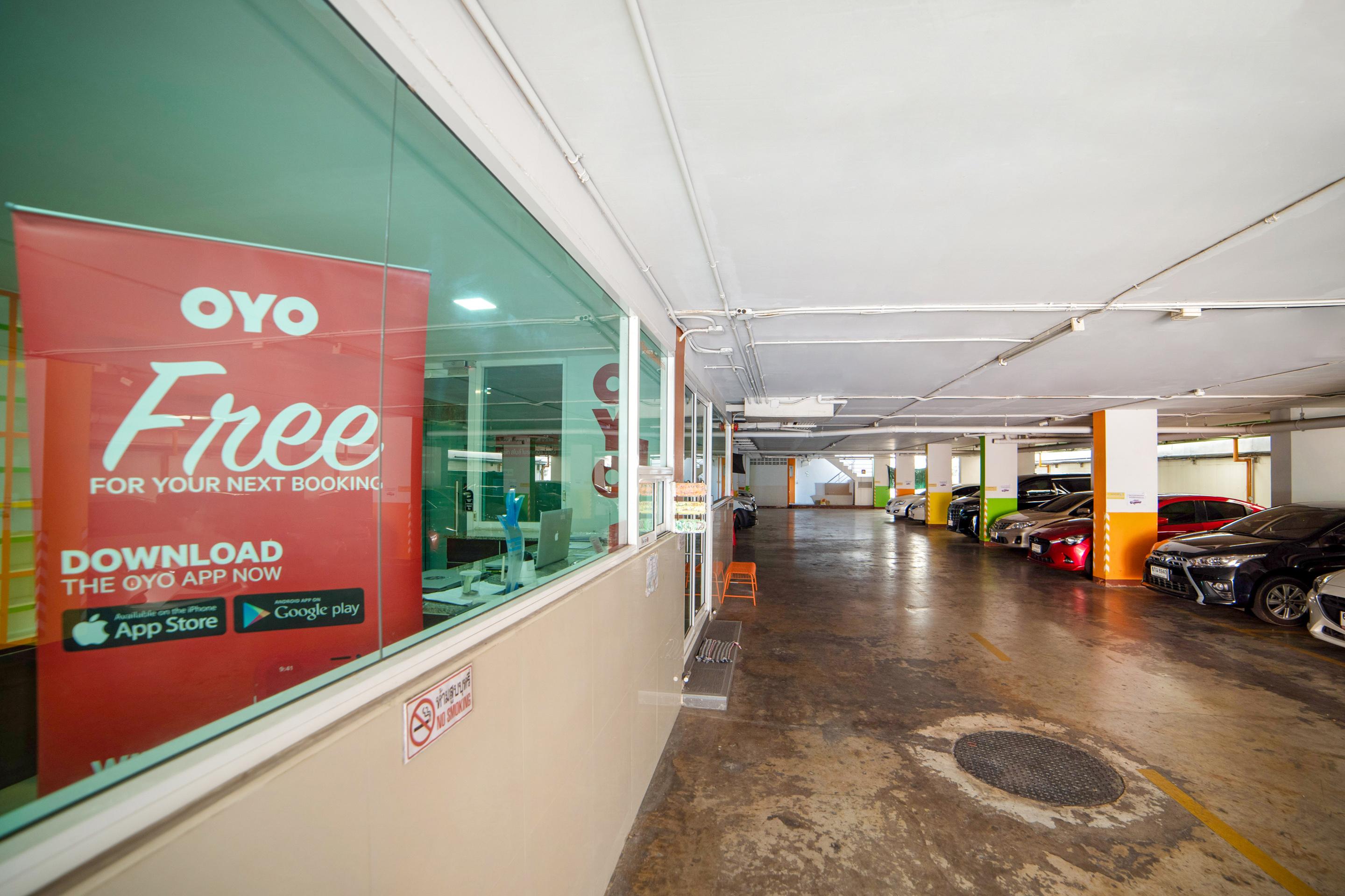 Oyo 460 Int Place Бангкок Экстерьер фото