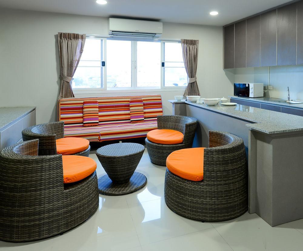 Oyo 460 Int Place Бангкок Экстерьер фото