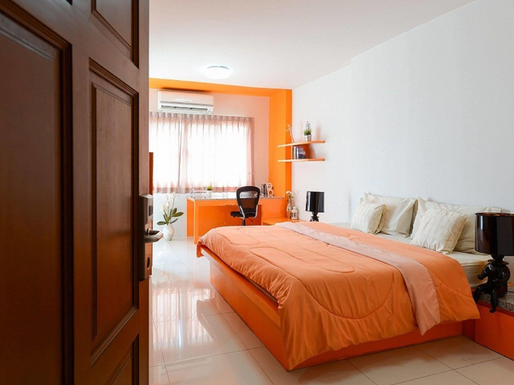 Oyo 460 Int Place Бангкок Экстерьер фото
