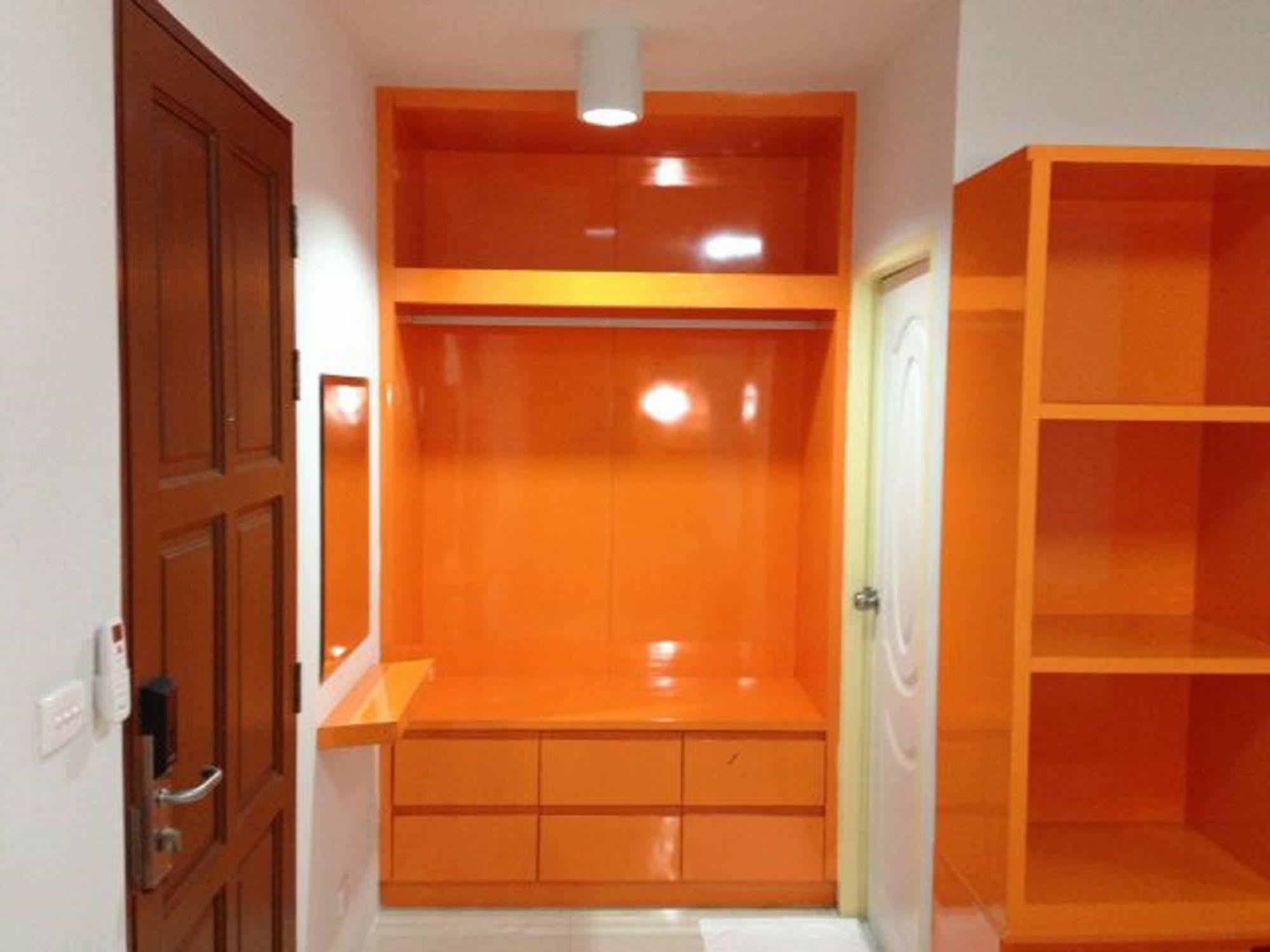 Oyo 460 Int Place Бангкок Экстерьер фото