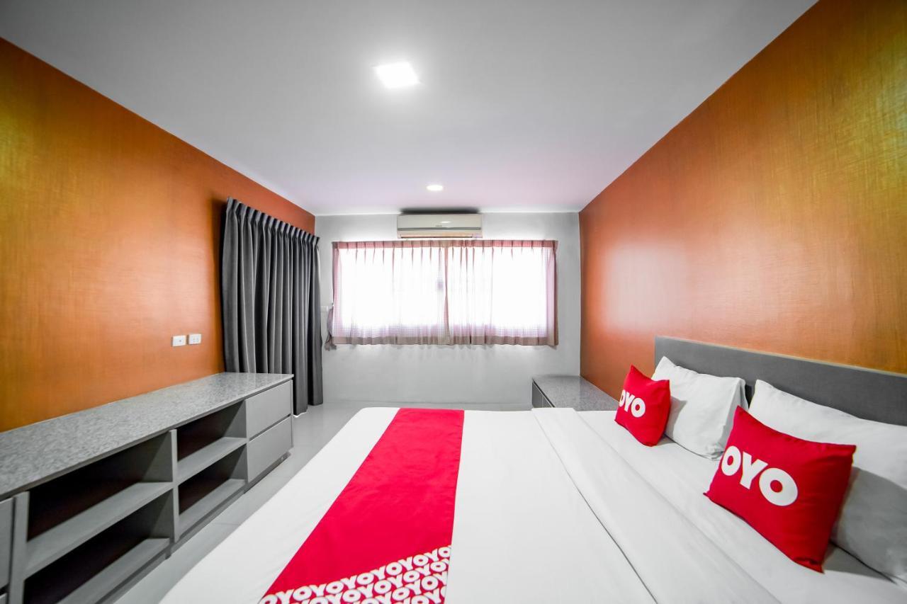 Oyo 460 Int Place Бангкок Экстерьер фото