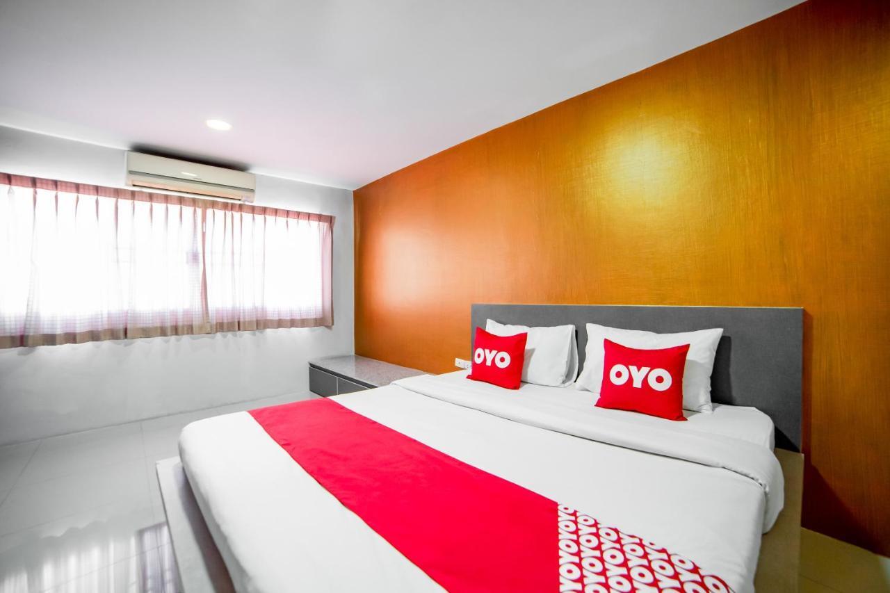 Oyo 460 Int Place Бангкок Экстерьер фото