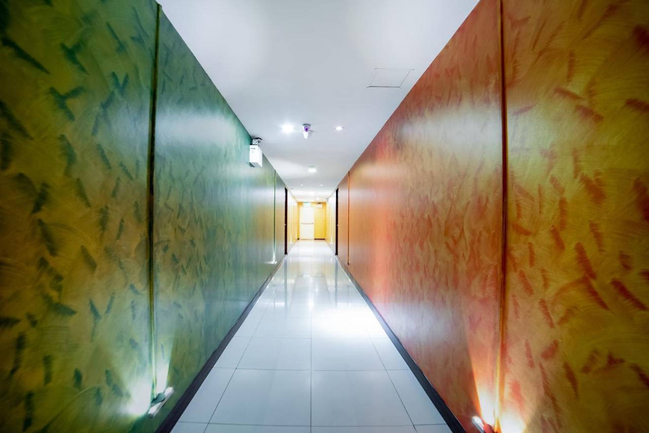 Oyo 460 Int Place Бангкок Экстерьер фото